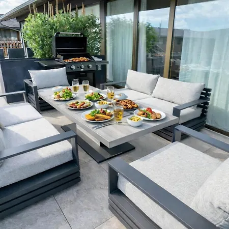 Penthouse Panorama 21c *