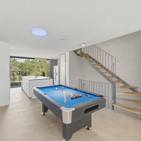 Penthouse Panorama 21c *